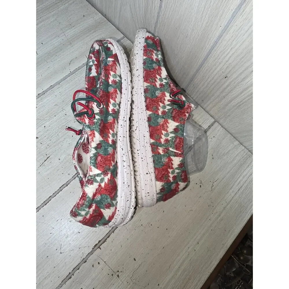 Hey Dude Wendy Funk Winter Wonderland Shoes Christmas Tree Sz 9 Comfort Slip Ons